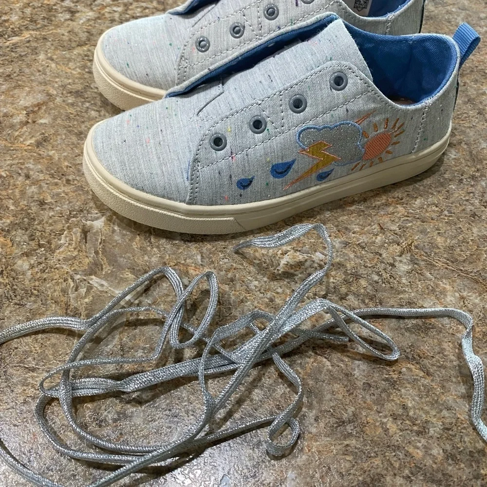 Toms Shoes